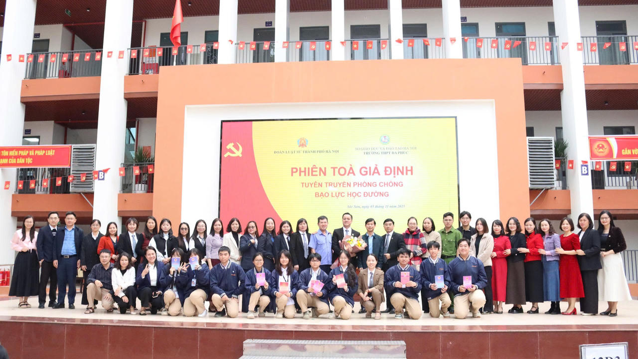 Gần 2.000 học sinh THPT Đa Phúc dự phiên tòa giả định về bạo lực học đường