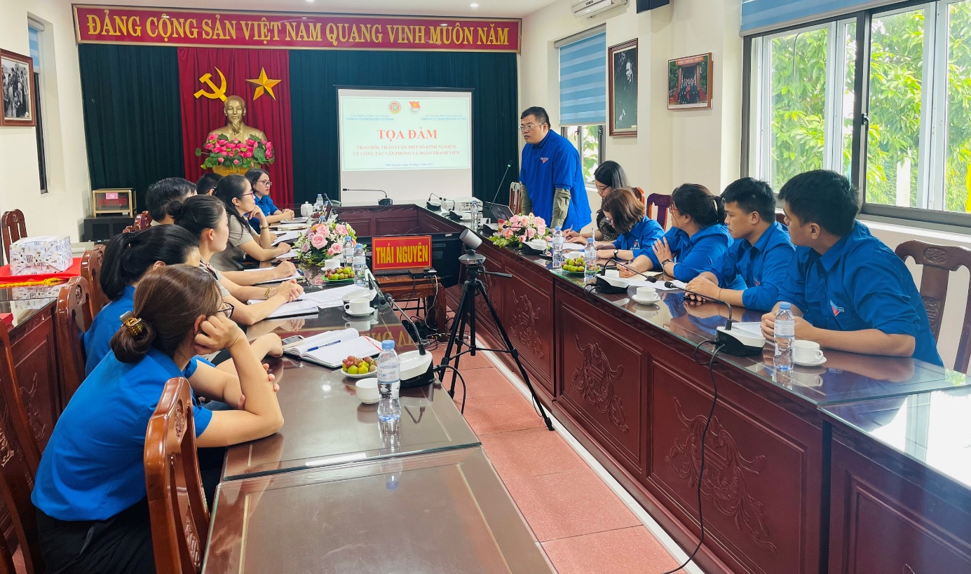 Ảnh Tọa đàm “Trao đổi, thảo luận một số kinh nghiệm về công tác văn phòng và đoàn thanh niên” giữa Chi đoàn Văn phòng và Chi đoàn Cục THADS tỉnh Thái Nguyên