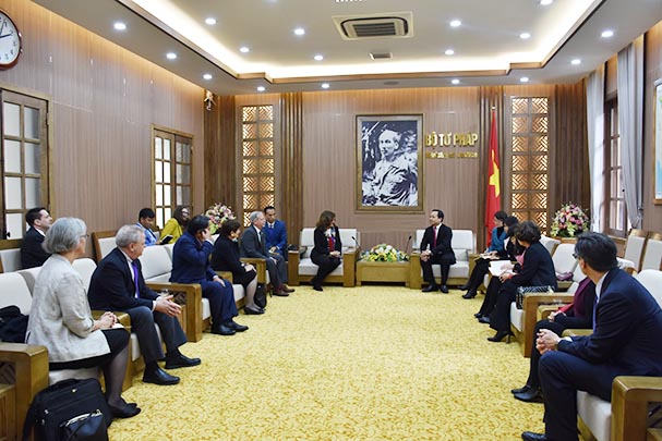 Ảnh đại diện Receiving the President of the American Bar Association