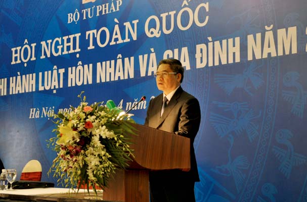Album Hội nghị toàn quốc về tổng kết Luật Hôn nhân và gia đình năm 2000