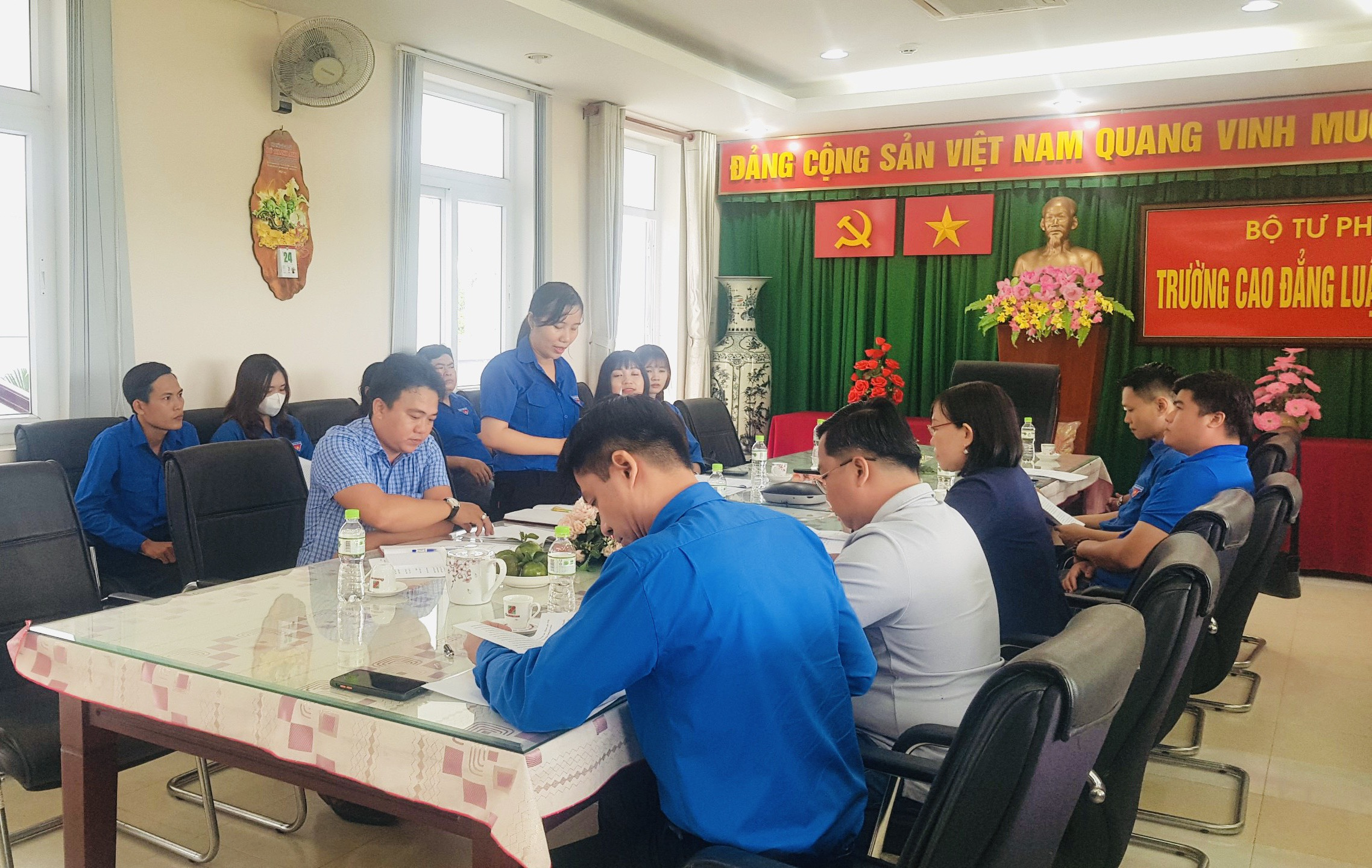 Ảnh Gắn công tác Đoàn với nhiệm vụ chính trị của cơ quan, đơn vị tại Đoàn Trường Cao đẳng Luật miền Nam