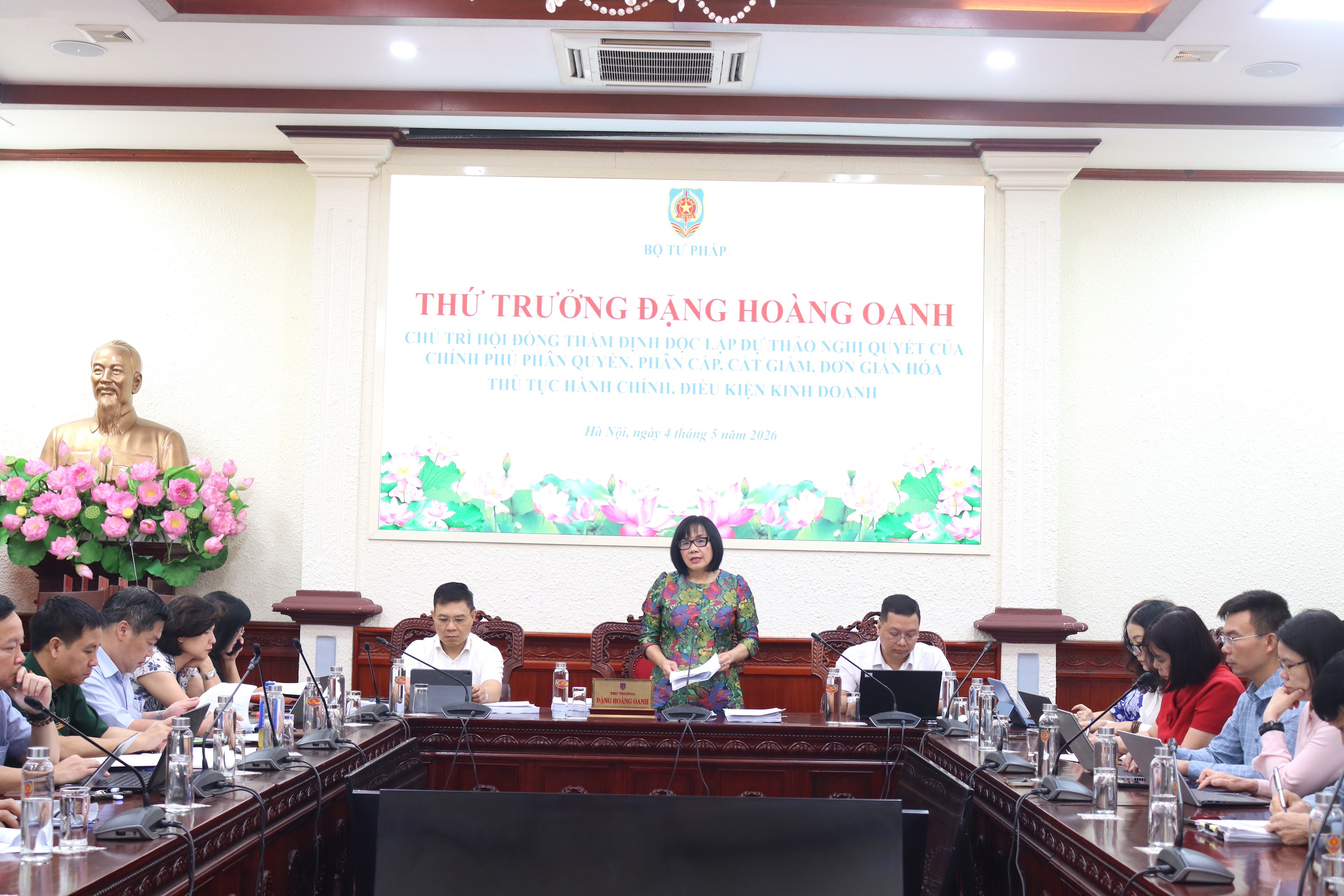 Phân quyền, đơn giản hóa thủ tục Jun887 Đăng Ký / Đăng Nhập: Tạo thuận lợi cho người dân, Jiun88.com Đăng ký nhận ngay, nhưng vẫn bảo đảm quản lý nhà nước