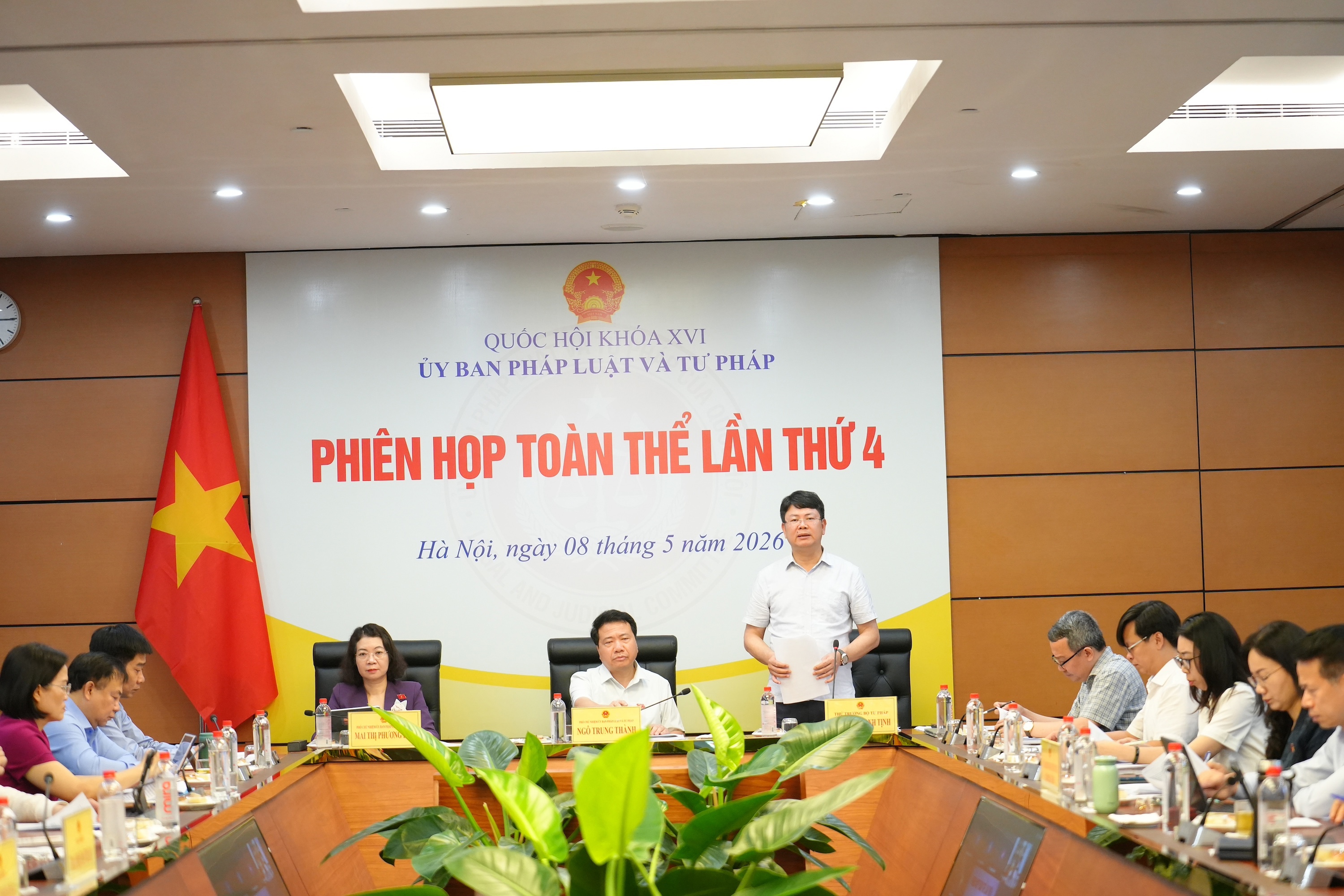Thẩm tra dự án Pháp lệnh sửa đổi, bổ sung một số điều của Pháp lệnh Hợp nhất văn bản quy phạm Jun88 Sảnh Bài Live Trực Tuyến