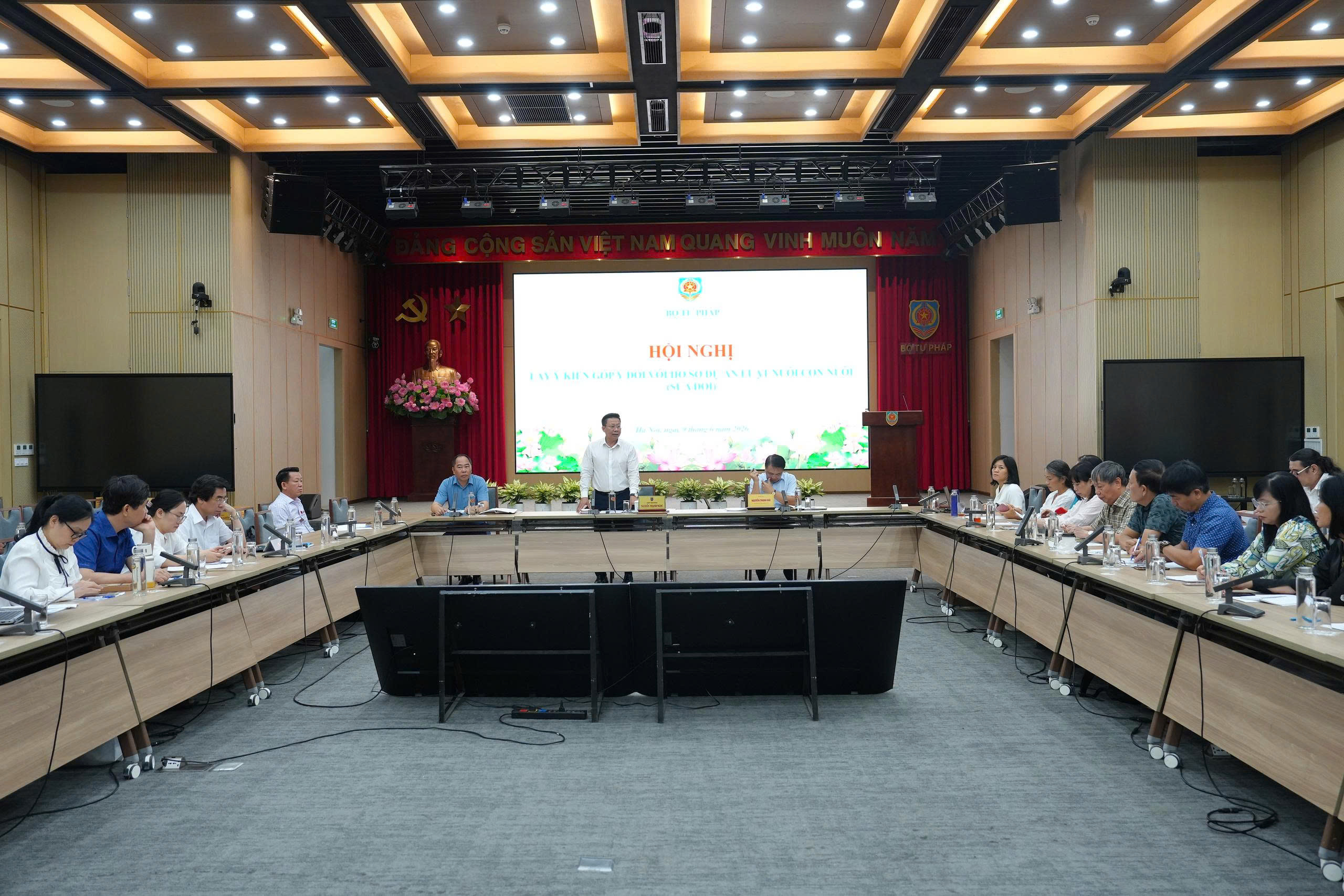 090626 ncn canh.jpg