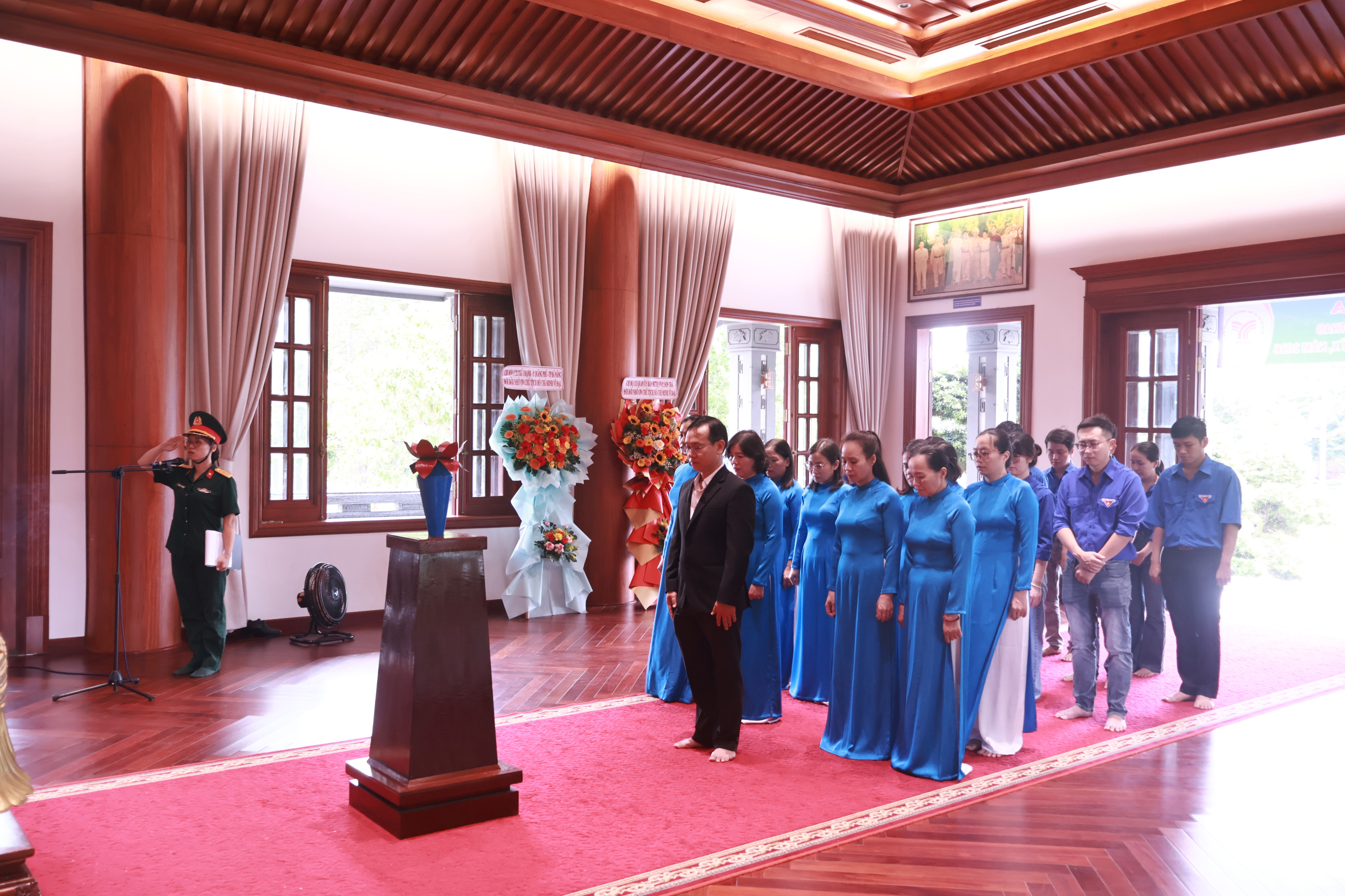 Ảnh đại diện Chi đoàn Trung tâm Đăng ký giao dịch, tài sản tại TP Đà Nẵng kỷ niệm 136 năm Ngày sinh Chủ tịch Hồ Chí Minh