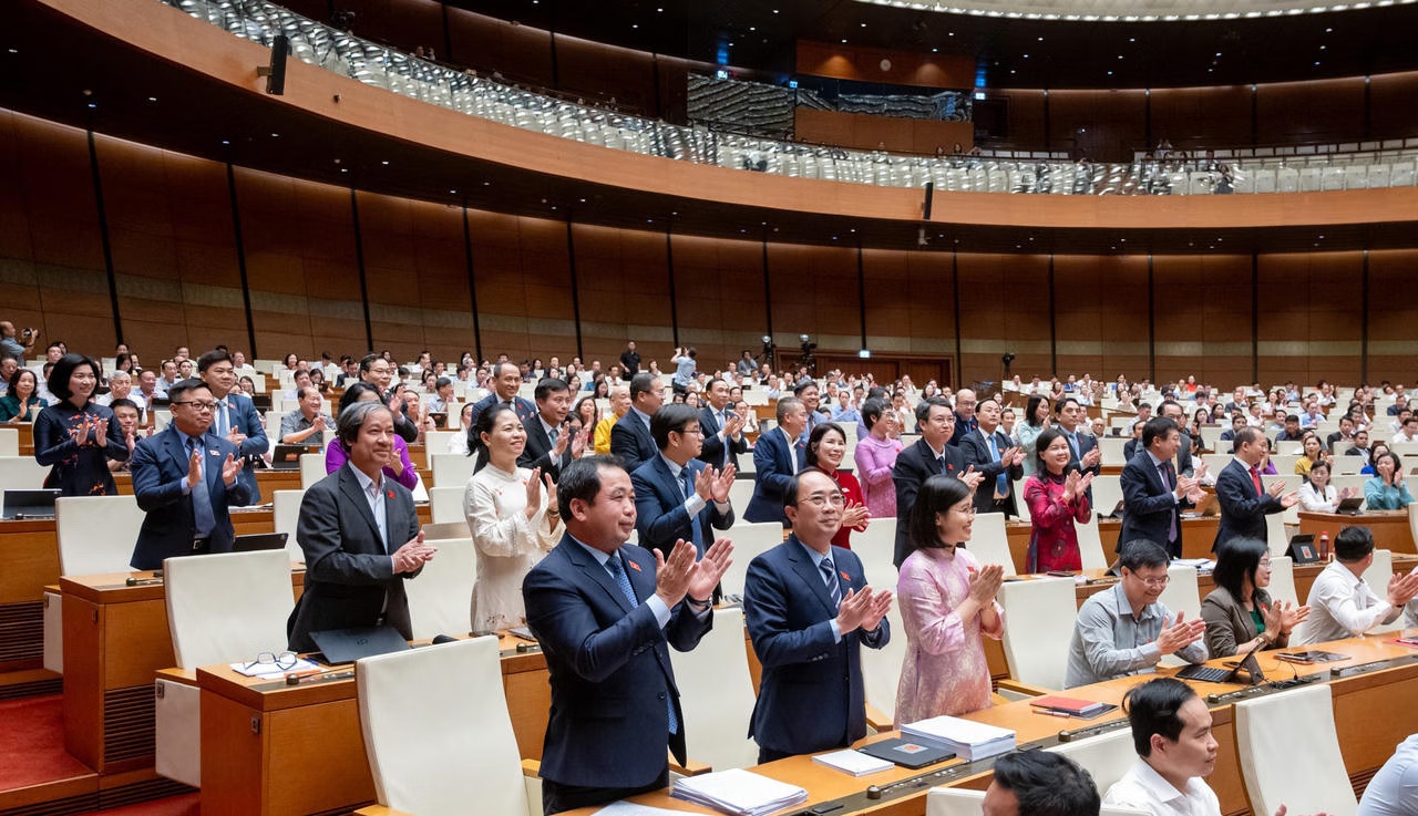 Ảnh đại diện bài viết: quang cảnh phiên họp quốc hội thông qua luật thủ đô (sửa đổi).
