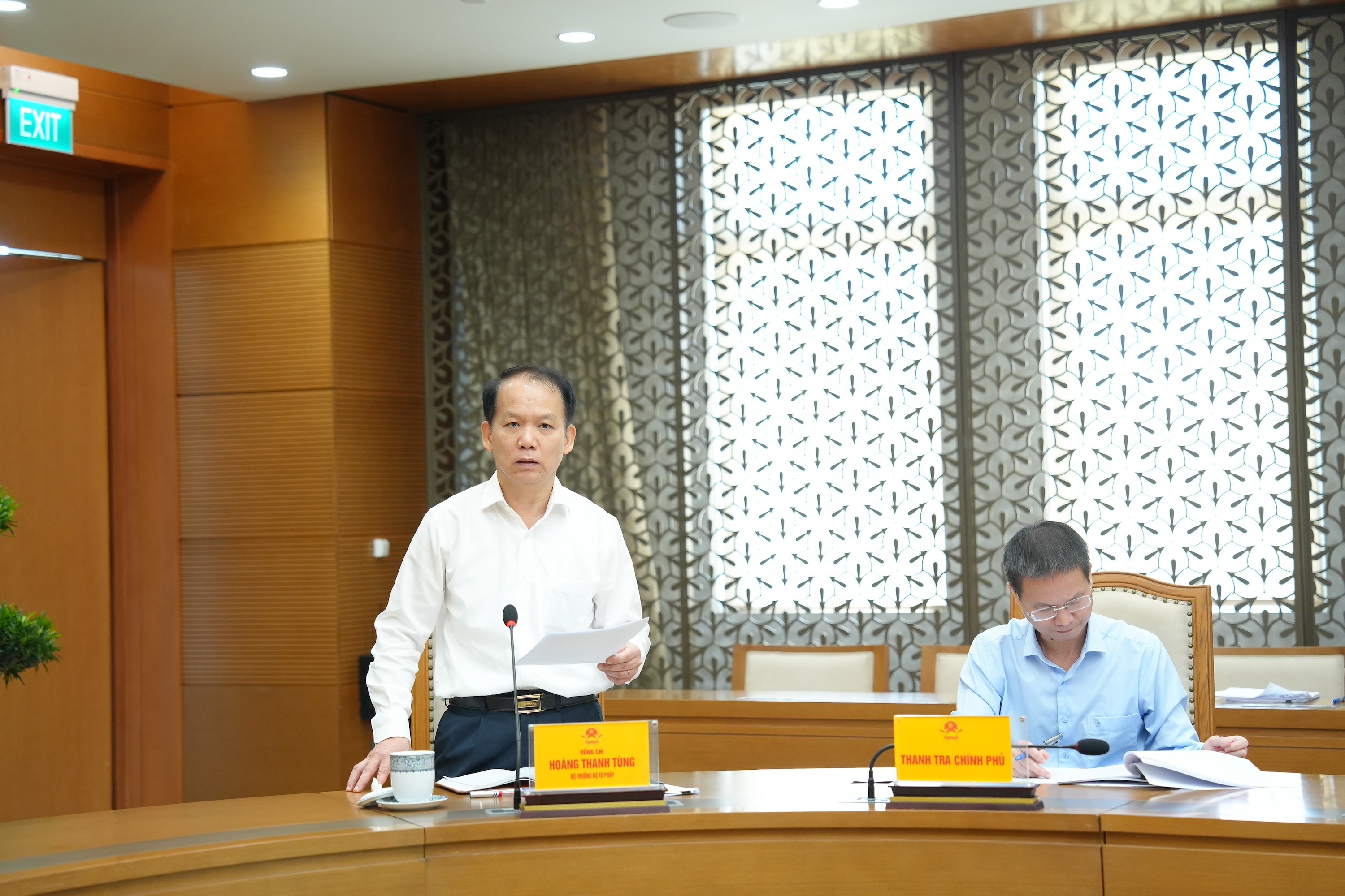 Bản sao Bộ trưởng Hoàng Thanh Tùng báo cáo tại cuộc họp - Ảnh HThư.JPG