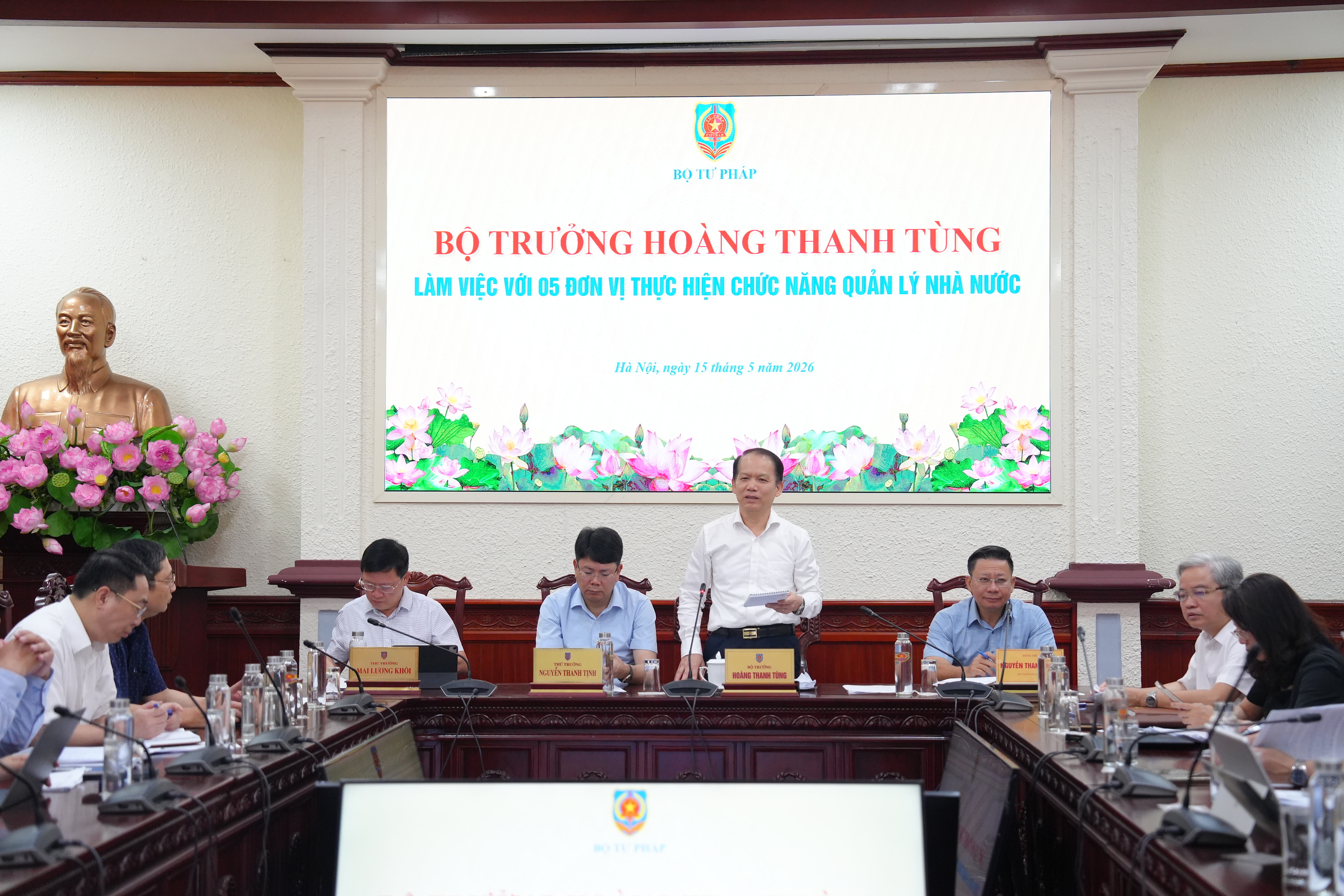Đổi mới tư duy quản lý, chuyển đổi phương thức làm việc phù hợp với tình hình mới