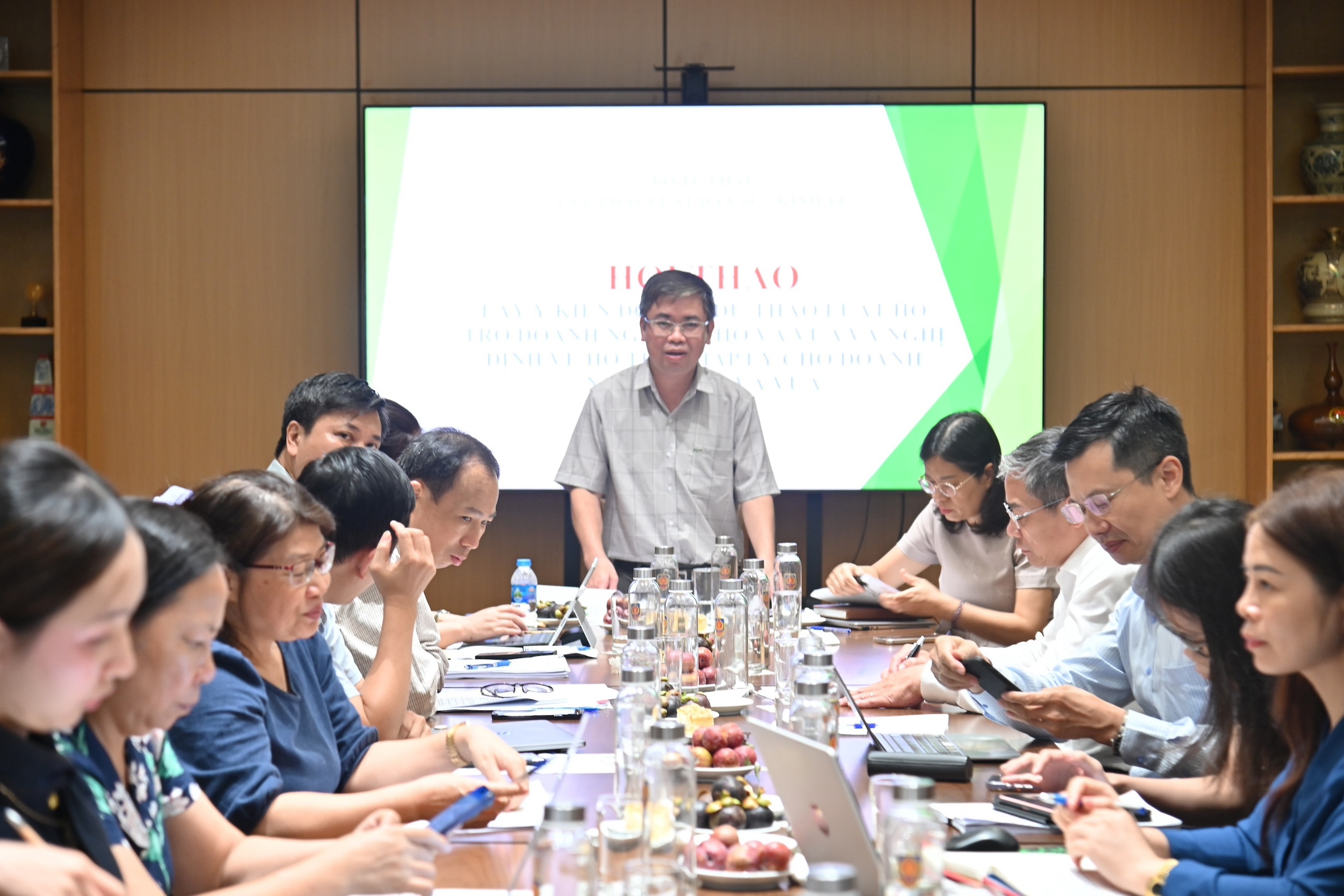 Ảnh đại diện bài viết: quang cảnh hội thảo. (ảnh trong bài: pm)