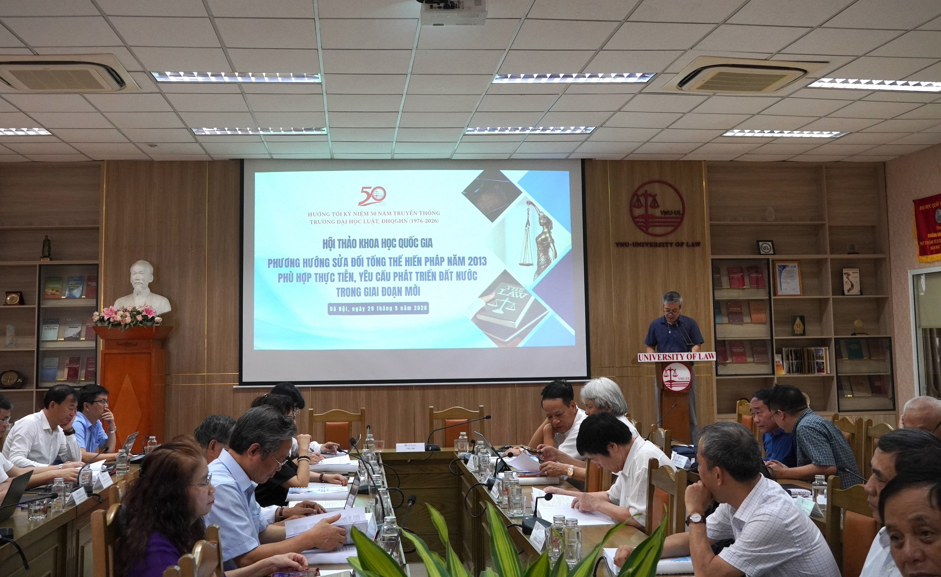 Ảnh đại diện bài viết: quang cảnh hội thảo. (ảnh trong bài: t.d)