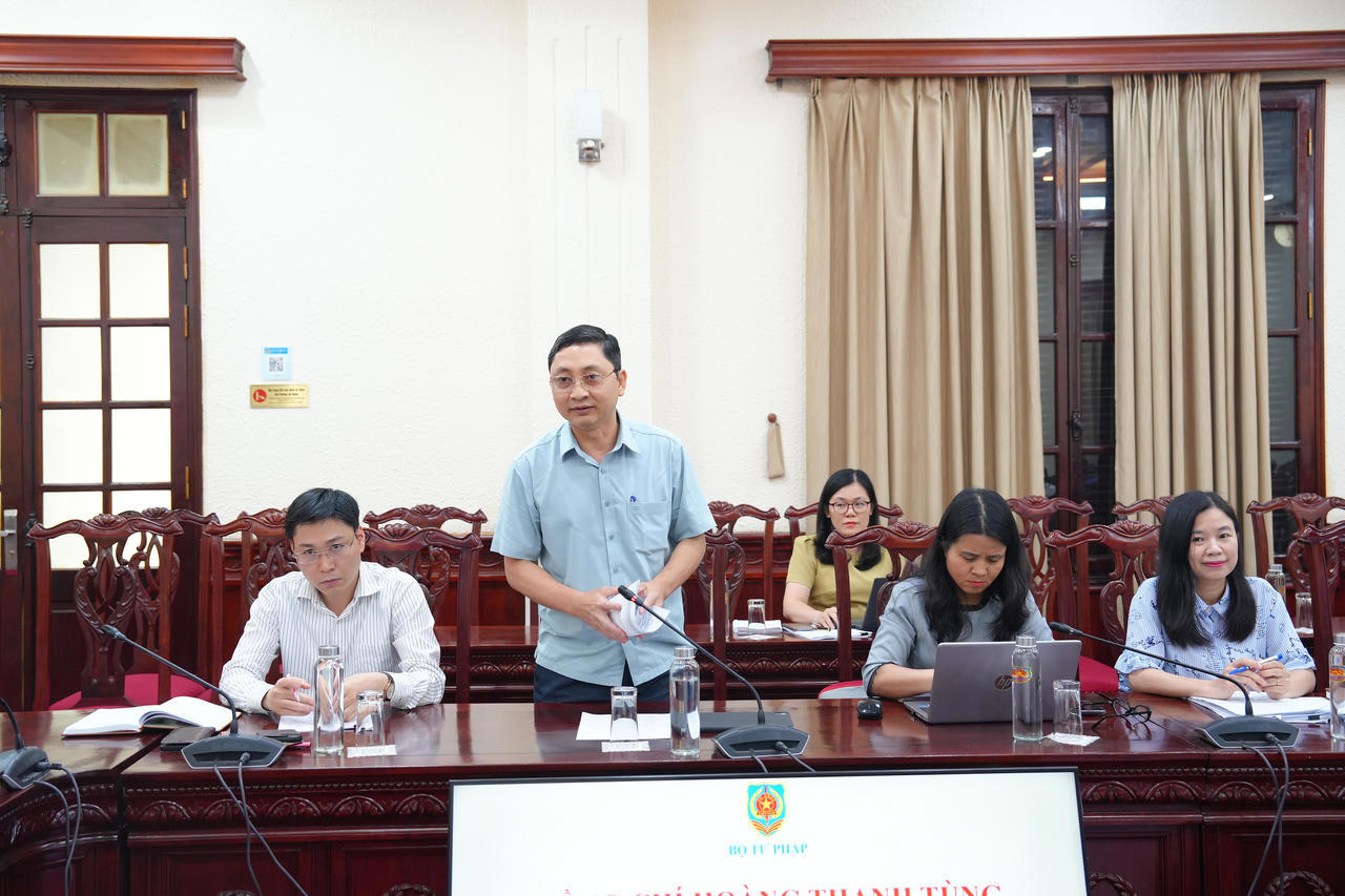 Th&aacute;o gỡ vướng mắc, n&acirc;ng cao hiệu quả hoạt động của c&aacute;c cơ quan tham mưu, gi&uacute;p việc Đảng ủy Bộ