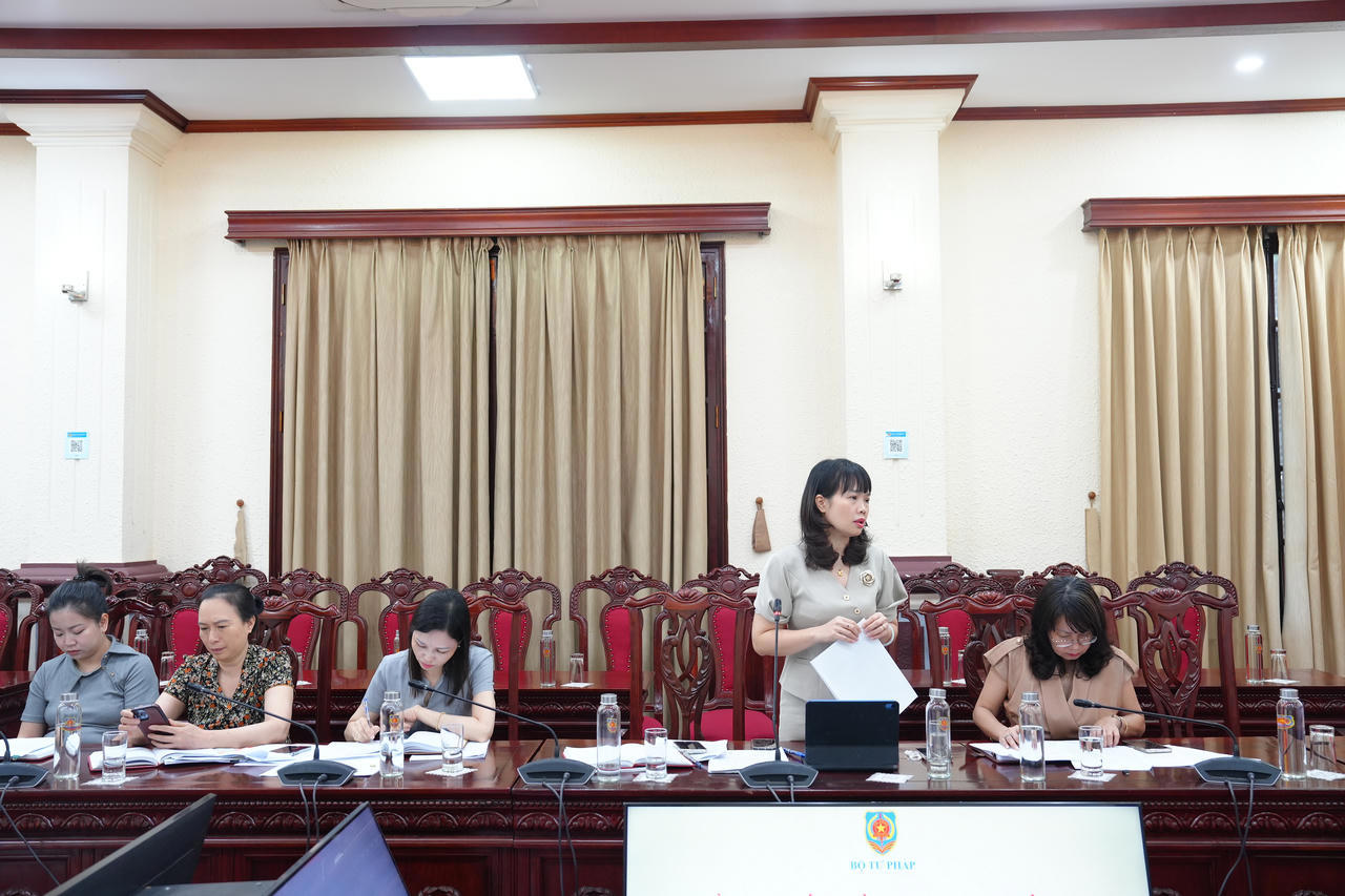 Th&aacute;o gỡ vướng mắc, n&acirc;ng cao hiệu quả hoạt động của c&aacute;c cơ quan tham mưu, gi&uacute;p việc Đảng ủy Bộ
