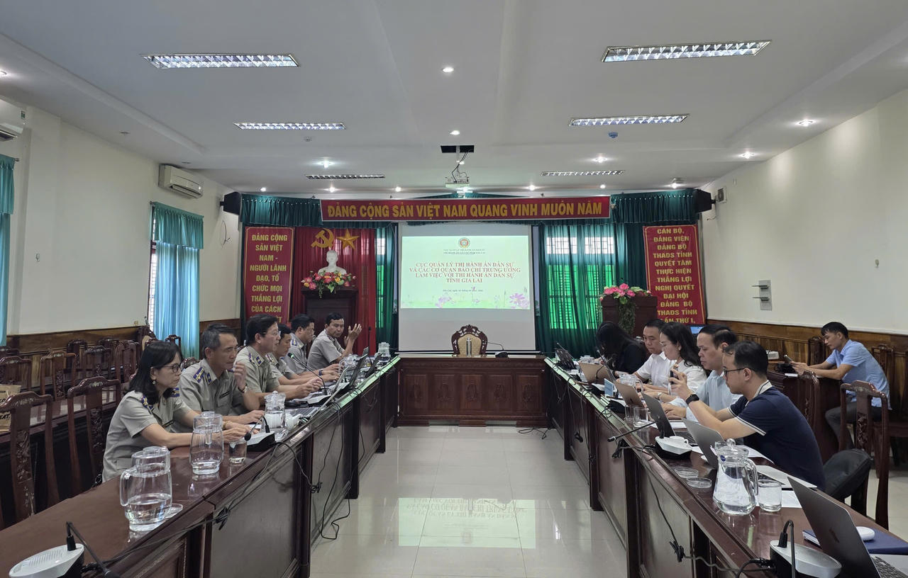 Ảnh đại diện bài viết: quang cảnh buổi làm việc.