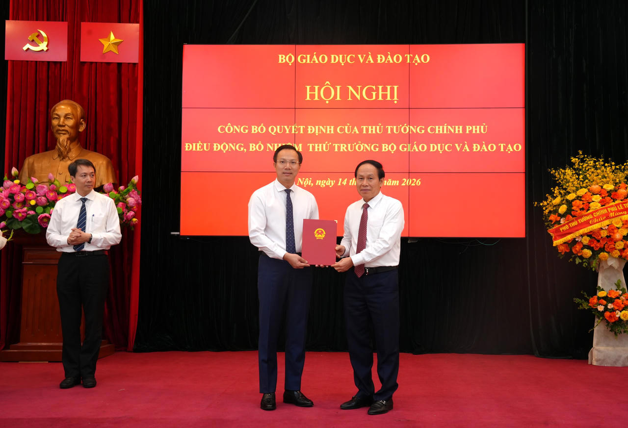 Phó Thủ tướng Chính phủ Lê Tiến Châu trao Quyết định điều động, bổ nhiệm ông Đoàn Trung Kiên, Phó Chủ tịch Ủy ban nhân dân tỉnh Tây Ninh giữ chức Thứ trưởng Bộ GD&ĐT