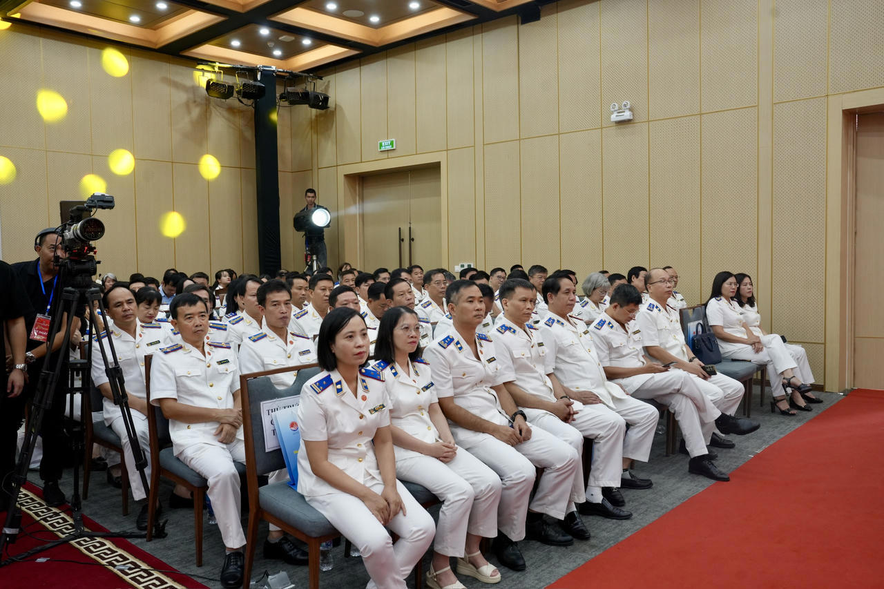 Cán bộ, công chức Thi hành án dân sự tham dự buổi Lễ.