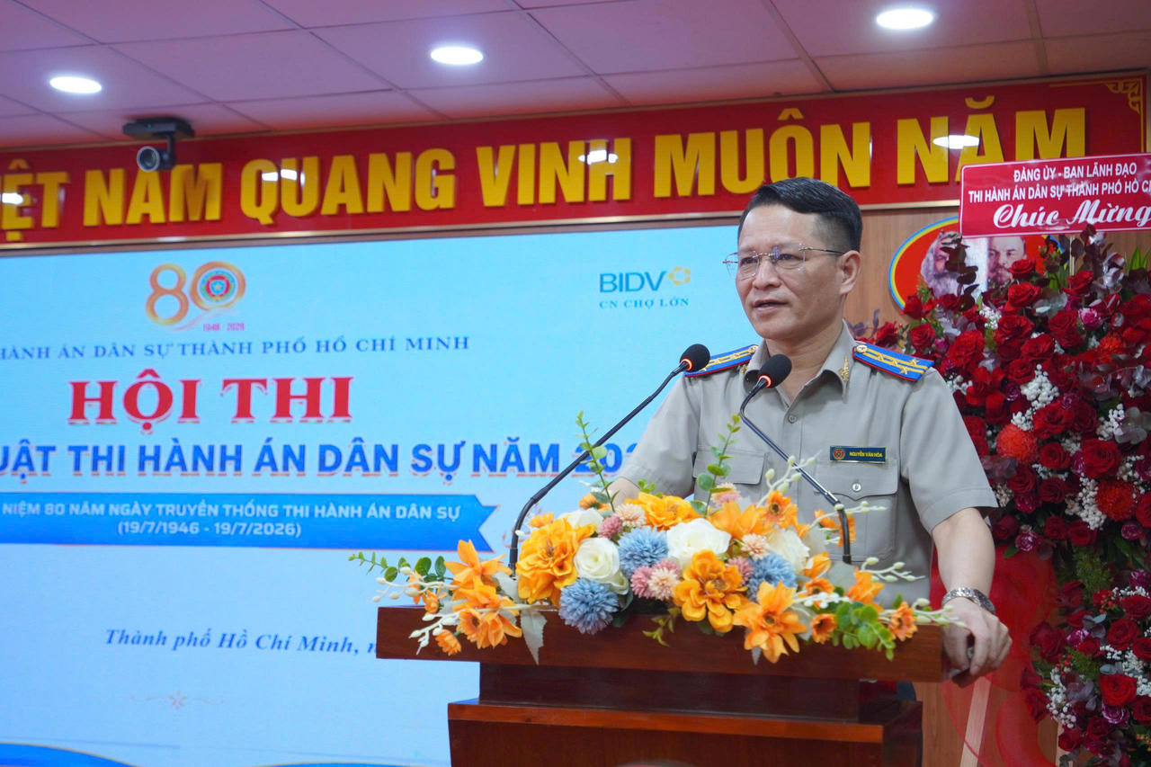 Trưởng THADS TP. Hồ Chí MInh Nguyễn Văn Hoà phát biểu tại hội chi tìm hiểu luật thi hành án dân sự năm 2025