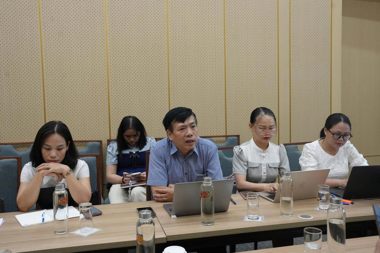 TS Hoàng Xuân Châu, Phó Hiệu trưởng Trường Đại học Luật Hà Nội nêu ý kiến thẩm định.