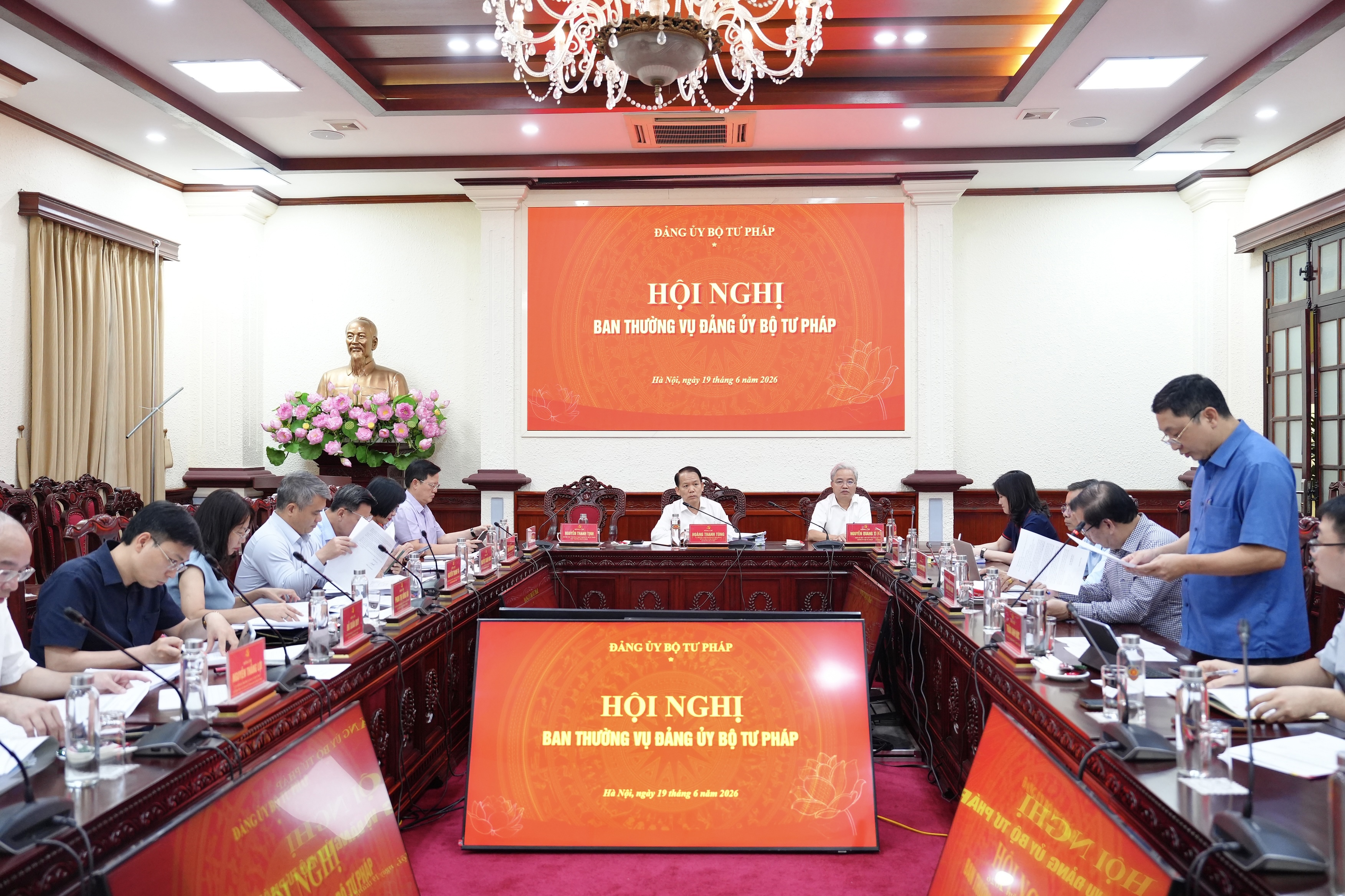 Ảnh đại diện Ban Thường vụ Đảng ủy 8Jun88 giải trí miễn phí cho ý kiến nhiều đề án, dự án luật quan trọng