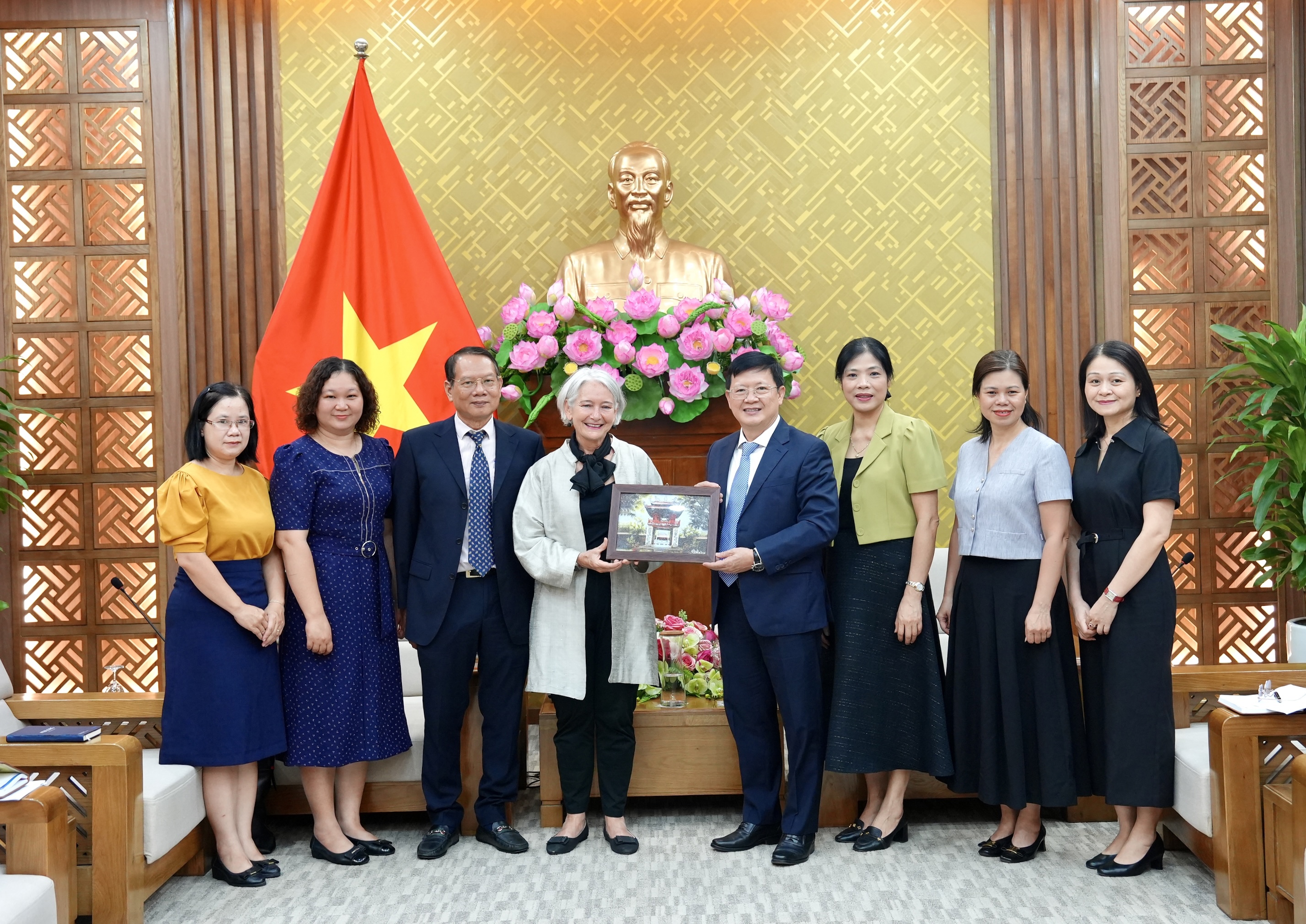 Ảnh đại diện Tăng cường hợp tác với UNHCR trong giải quyết các vấn đề quốc tịch, hộ tịch cho nhóm yếu thế