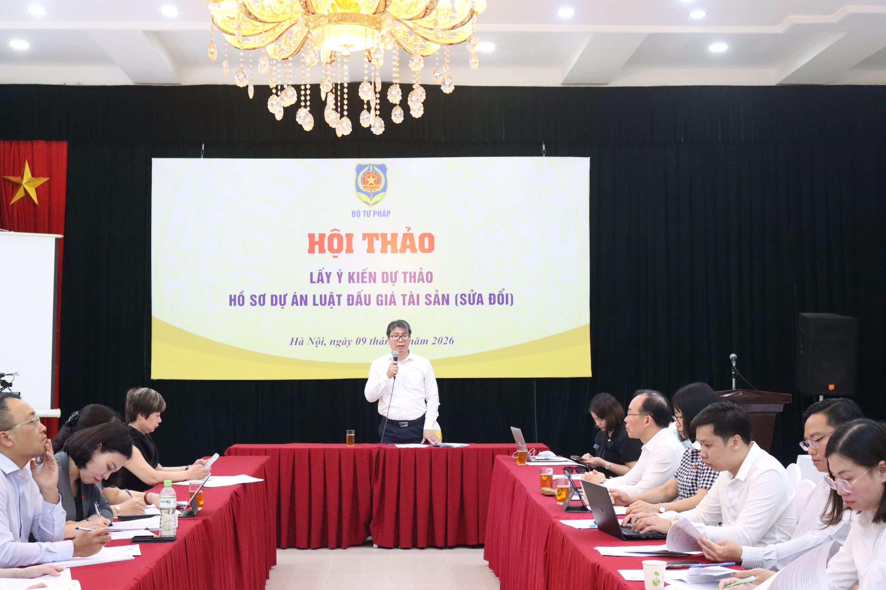 Ảnh đại diện bài viết: phó cục trưởng cục bổ trợ tư pháp lê văn tuấn phát biểu khai mạc hội thảo. (ảnh trong bài: pv)