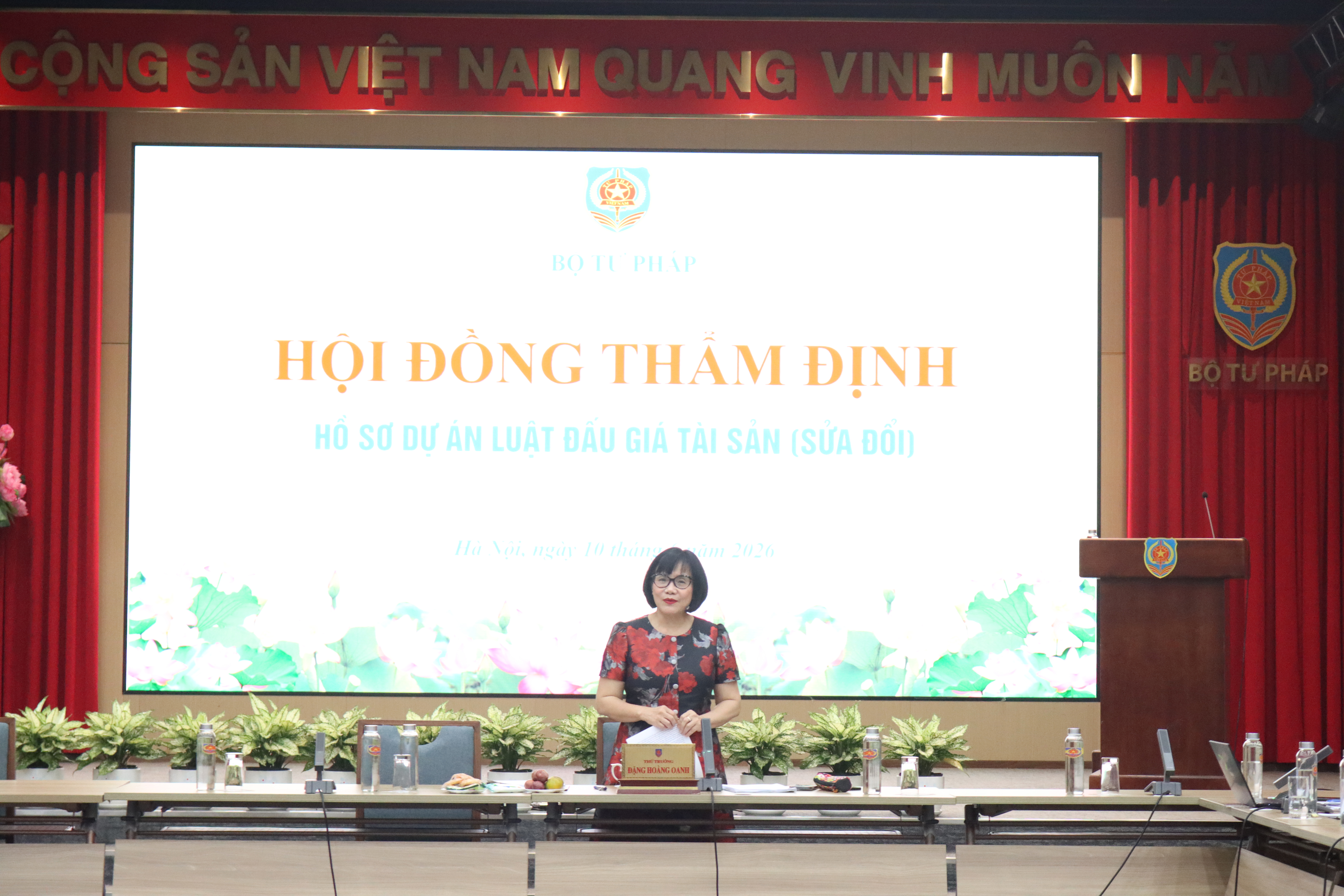Ảnh đại diện bài viết: thứ trưởng đặng hoàng oanh kết luận cuộc họp. (ảnh trong bài: pv)