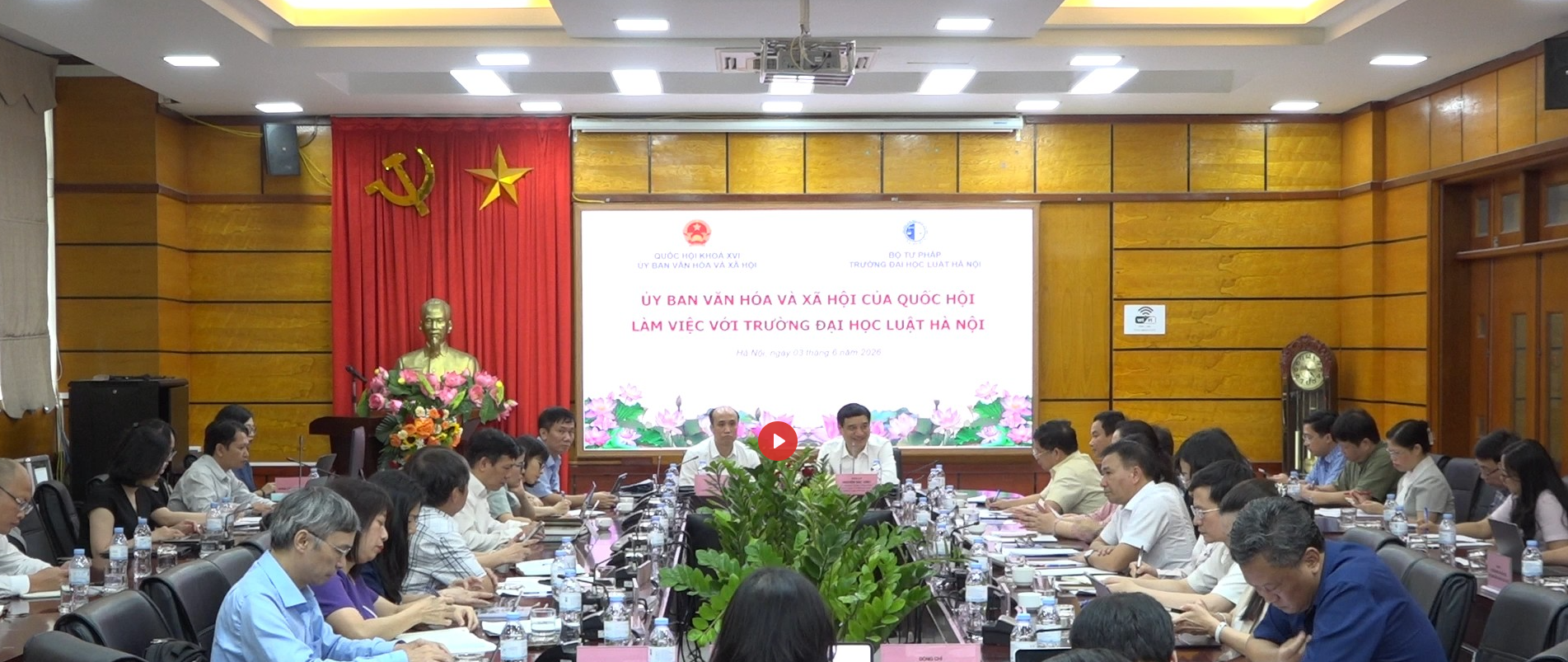 Ảnh đại diện Thiết lập cơ chế hợp tác trong công tác lập pháp giữa Ủy ban Văn hóa và Xã hội của Quốc hội và Trường Đại học Luật Hà Nội
