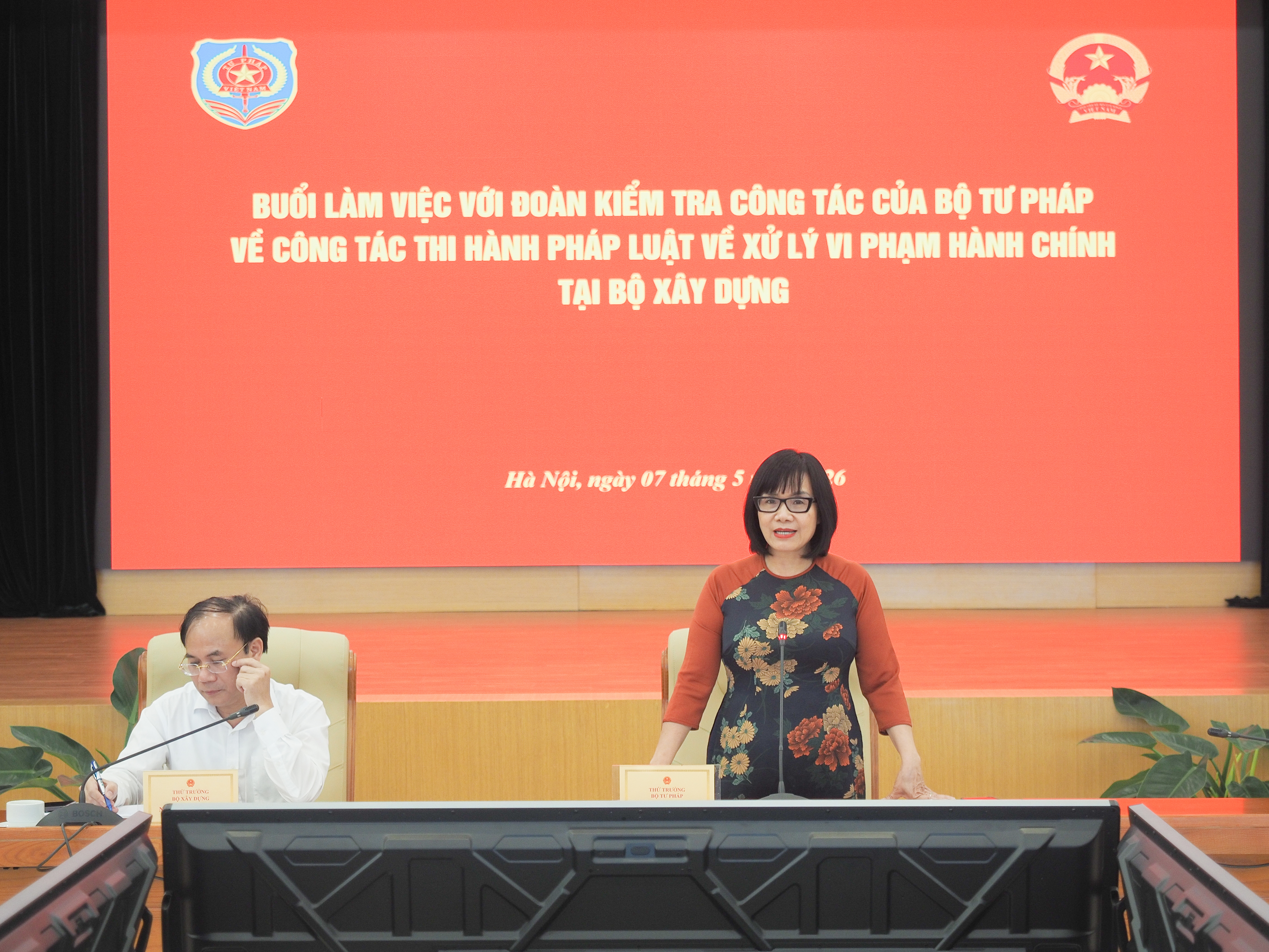 Ảnh đại diện bài viết: thứ trưởng đặng hoàng oanh kết luận buổi làm việc.