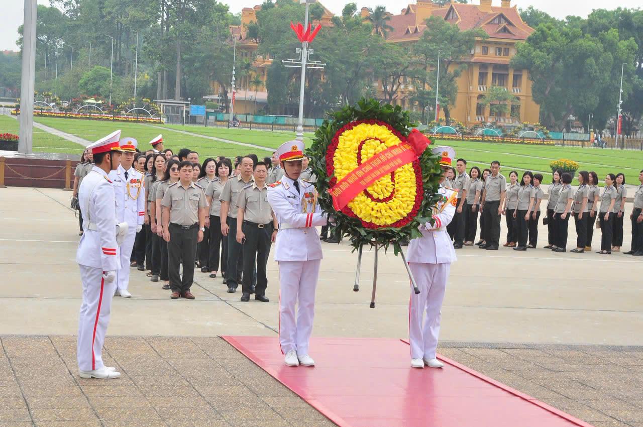 Ảnh đại diện Thi hành án dân sự thành phố Hà Nội tổ chức Lễ dâng hương tại Lăng Chủ tịch Hồ Chí Minh