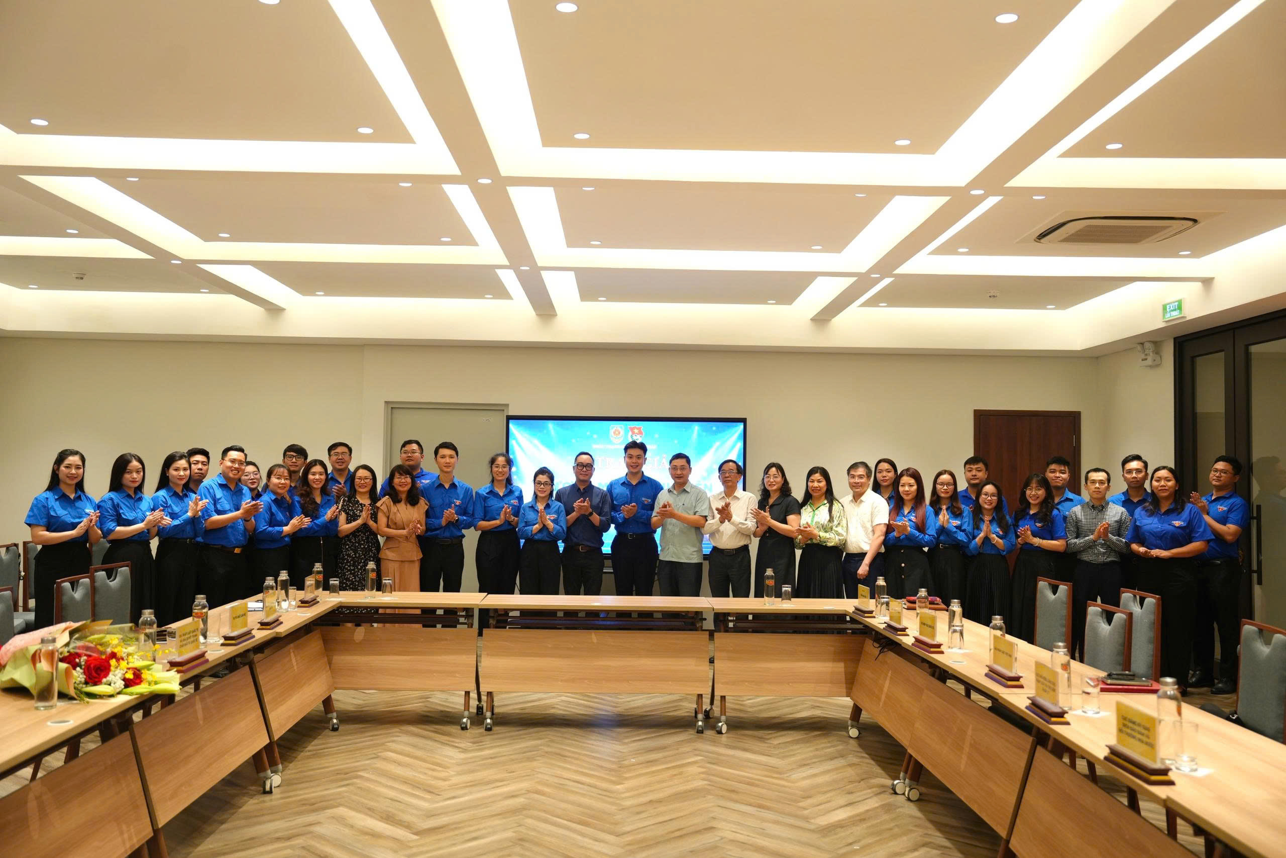 Ảnh đại diện 14 cá nhân được nhận giải Gương mặt thanh niên 8Jun88 giải trí miễn phí