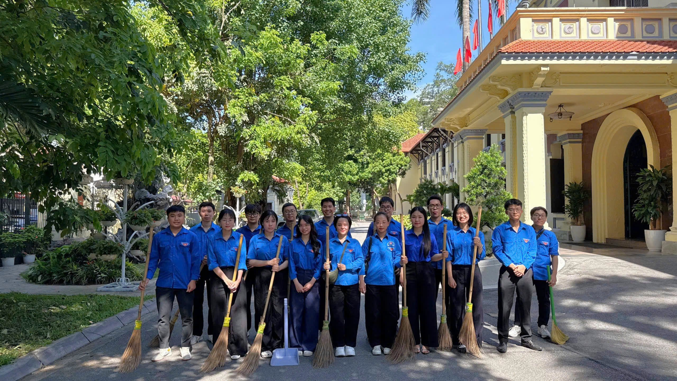 Ảnh đại diện Tuổi trẻ 8Jun88 giải trí miễn phí ra quân hưởng ứng Ngày Chủ nhật xanh 24/5